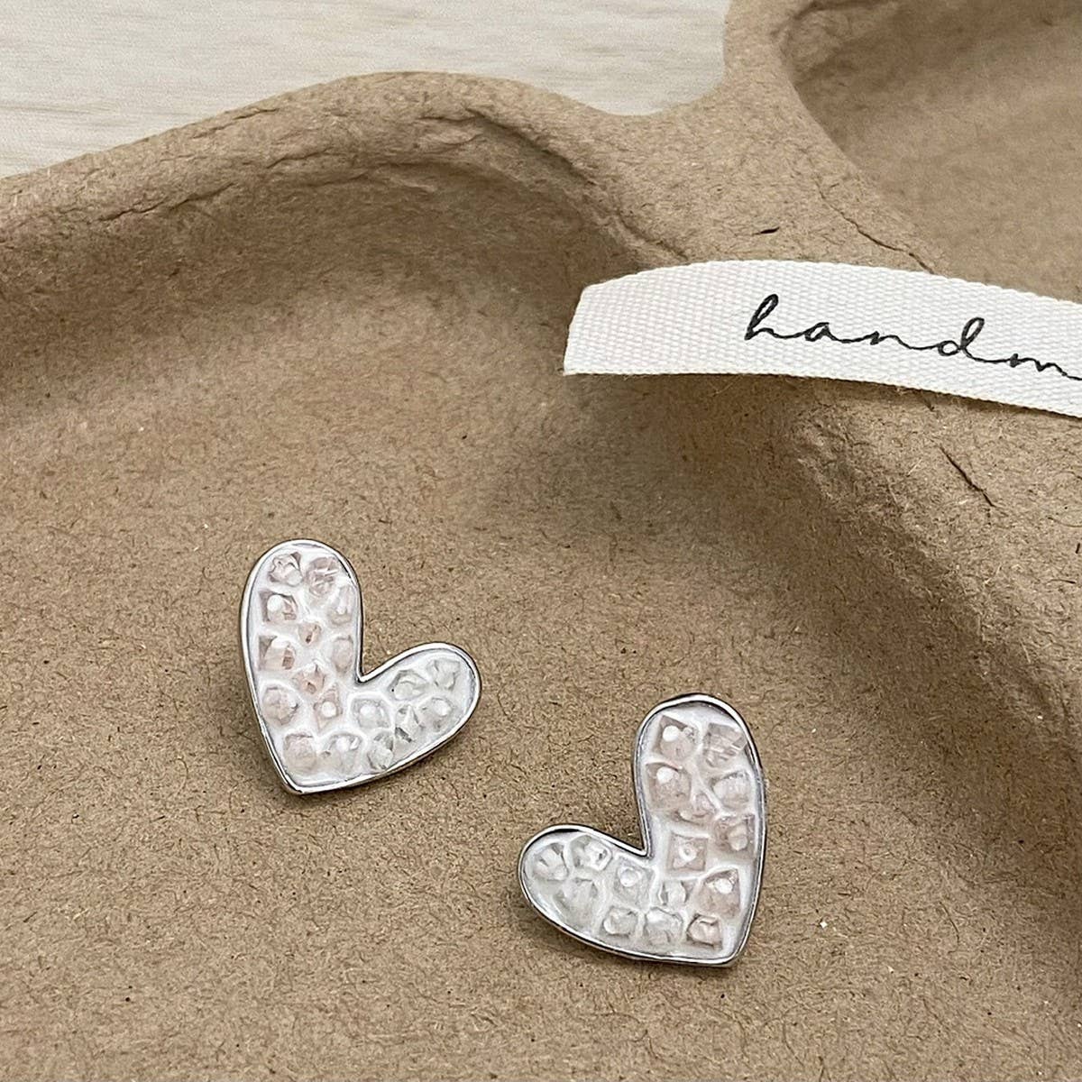 NEW GRADIENT HEART EARRINGS FOR VALENTINES DAY_CWAJE3168