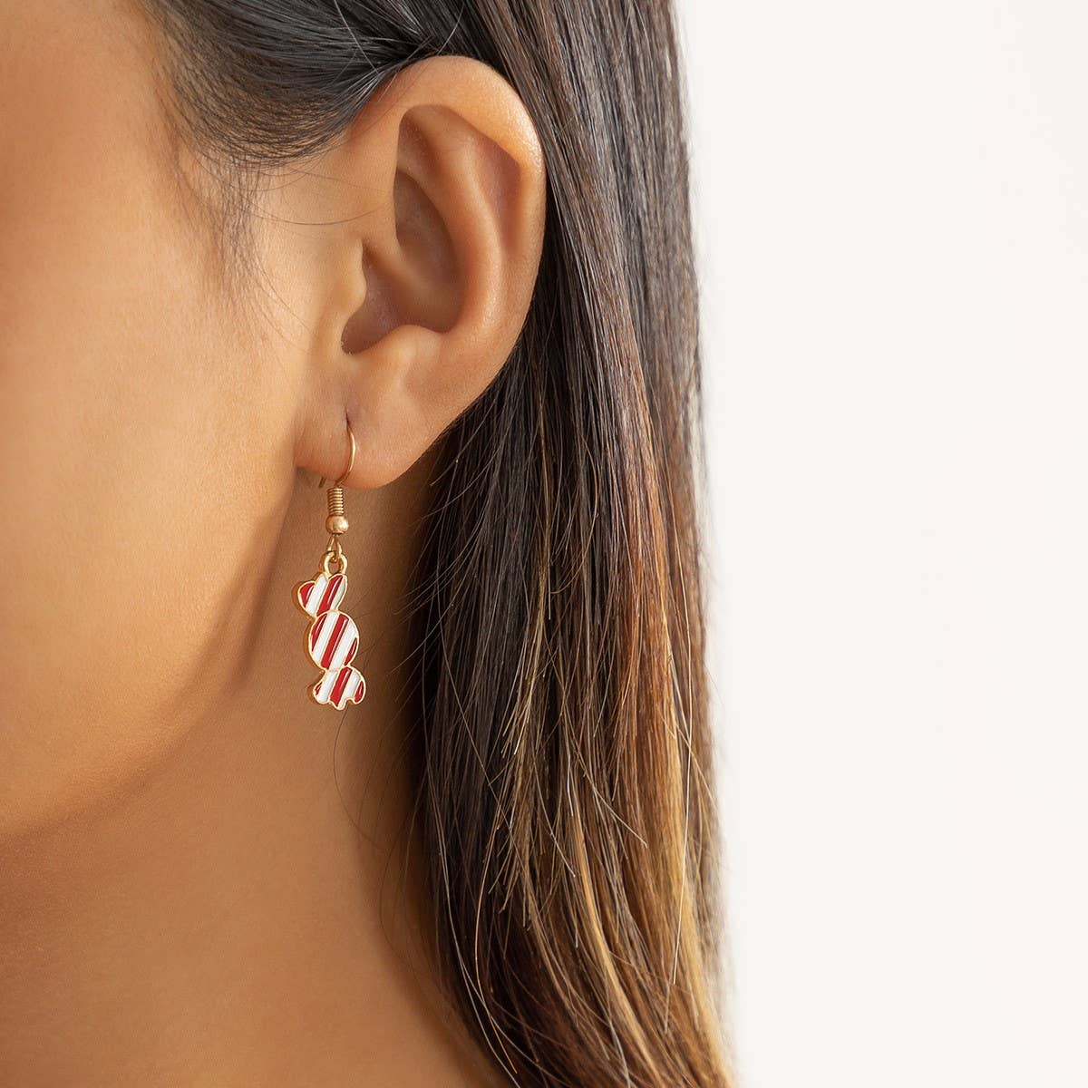 SIMPLE BULB SNOWMAN CANDY HOLIDAY EARRINGS_CWAJE1478