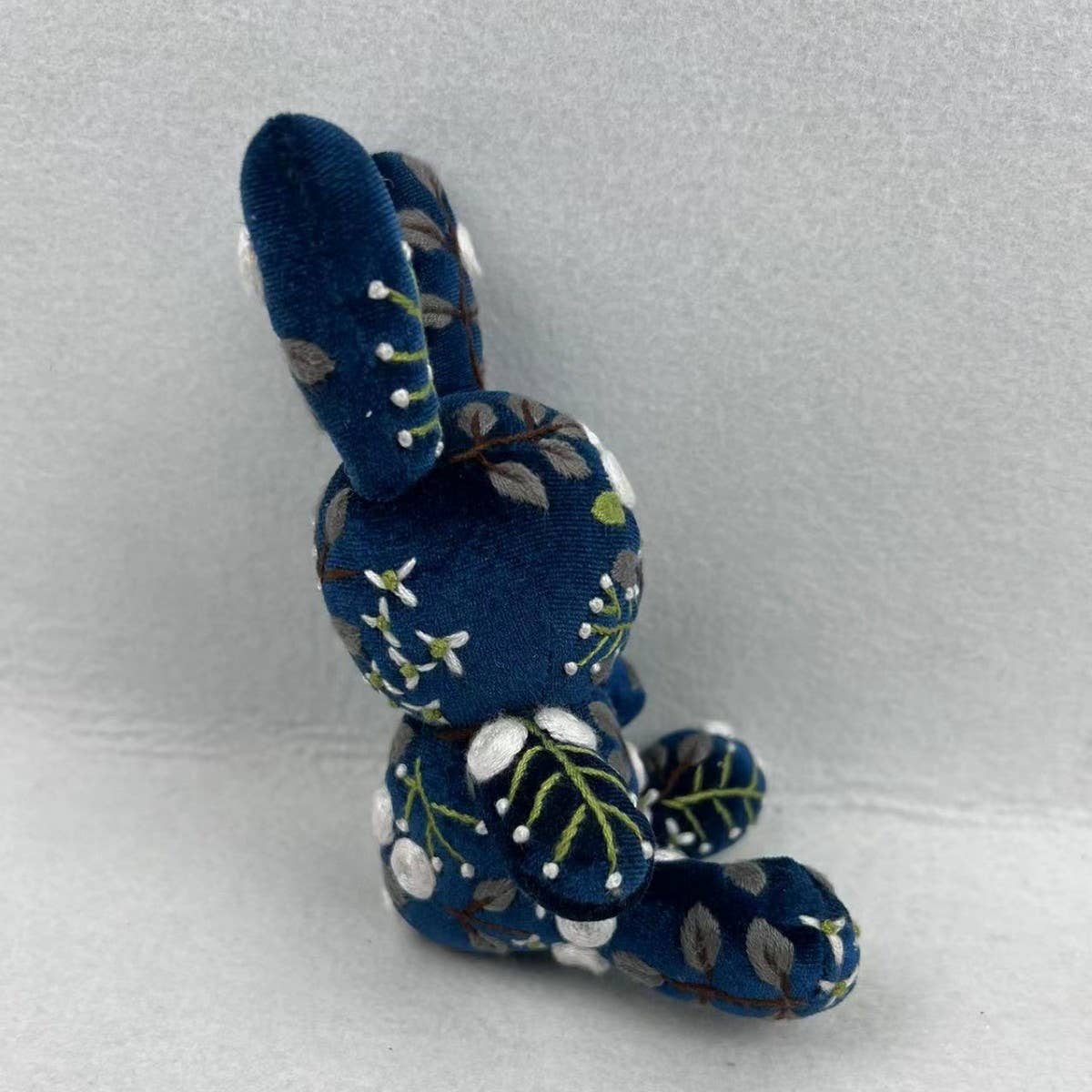 HAND EMBROIDERED RABBIT PLUSH DOLL ANIMAL FIGURINE_CWMM6054