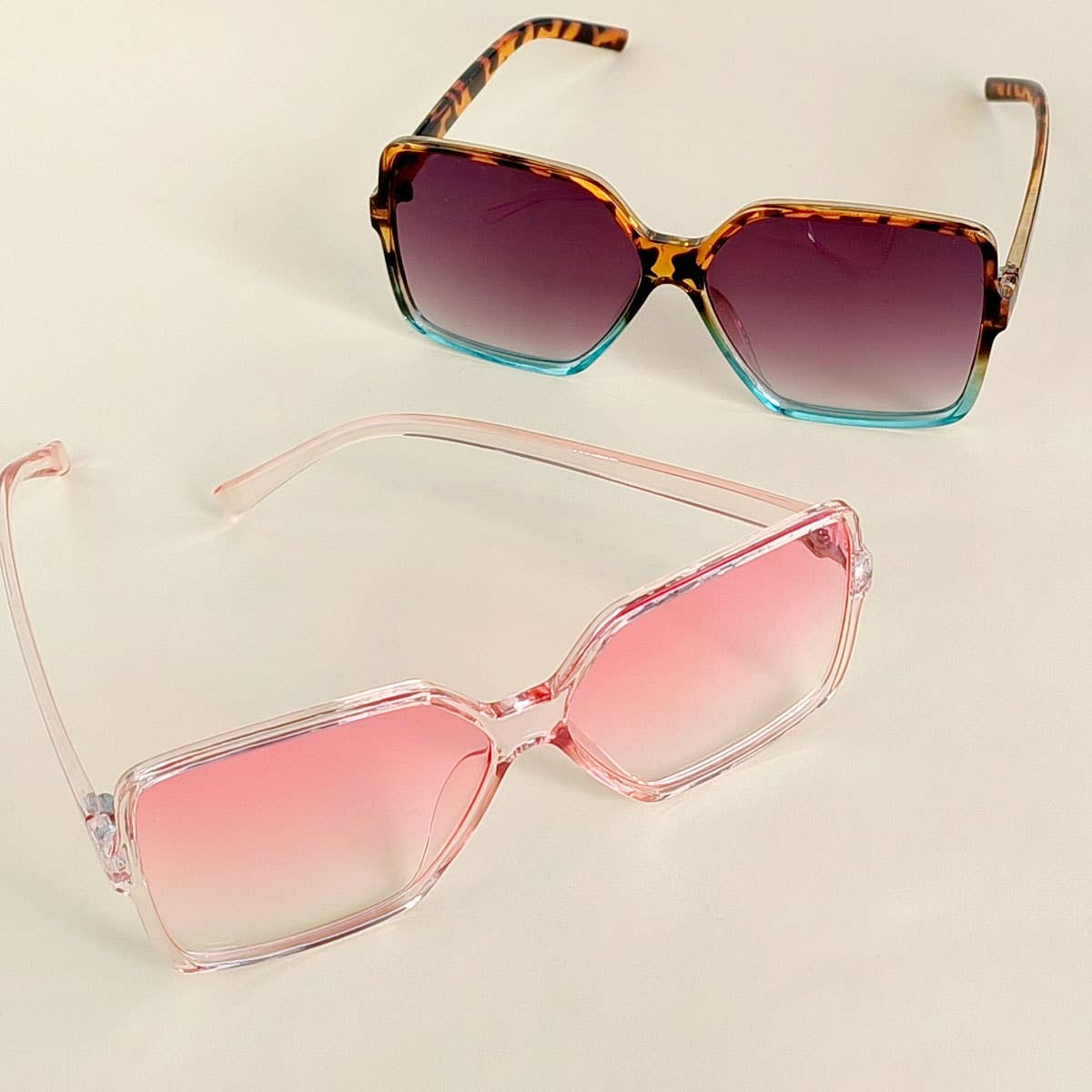 HIGH FASHION OVERSIZED SQUARE SUNGLASSES_CWASG0246