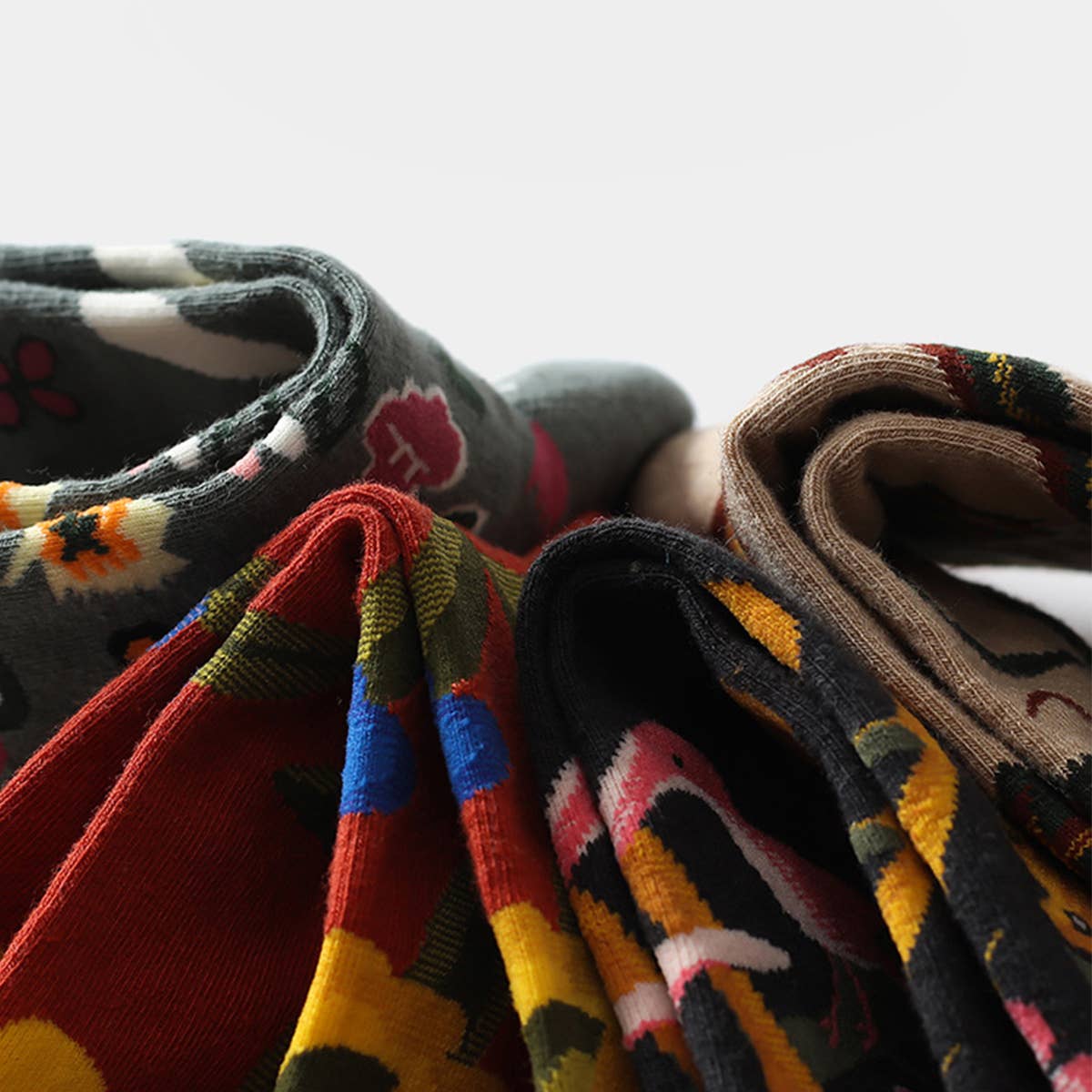 CARTOON GRAFFITI MID TUBE TIDE SOCKS_CWMS0160