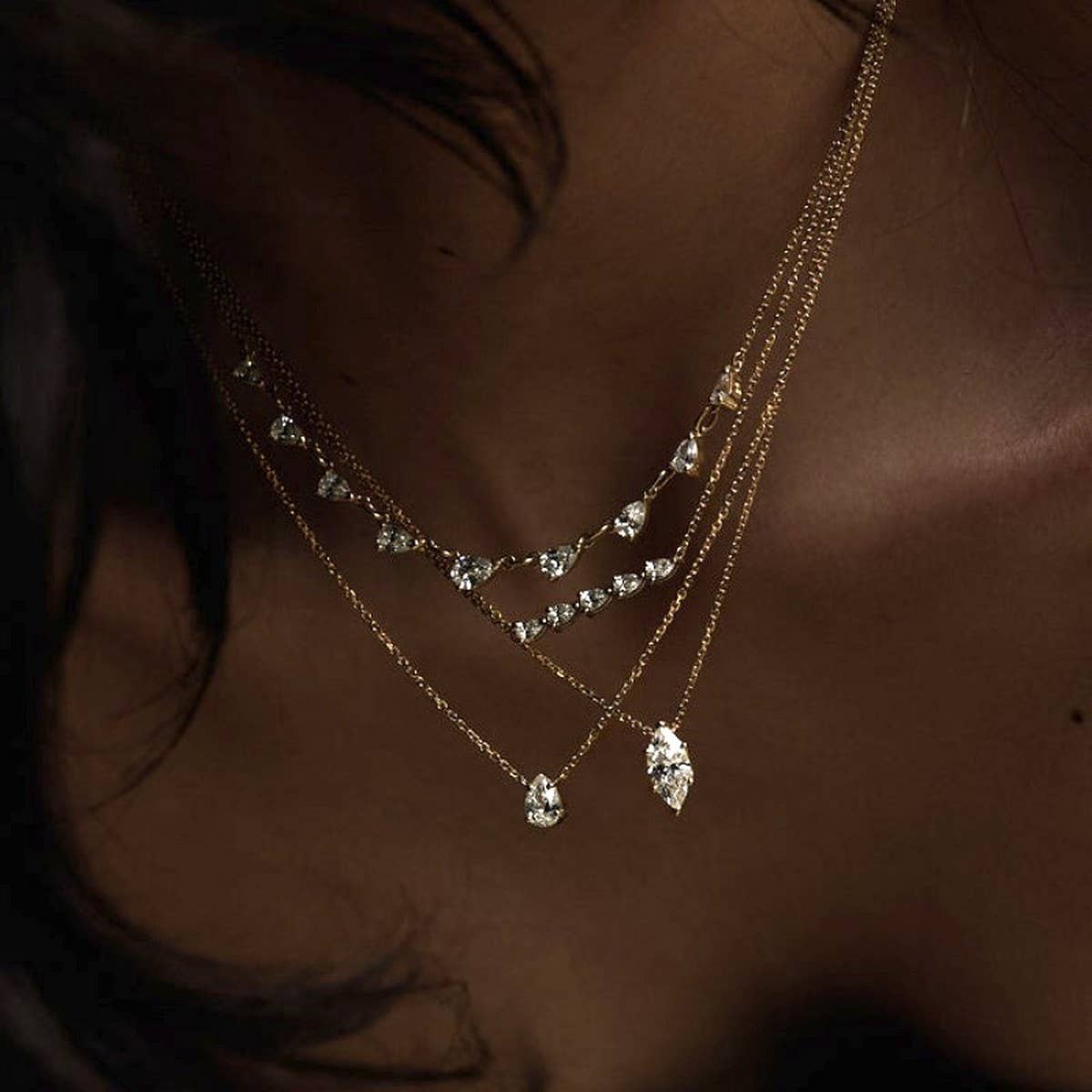 Zirconia Val Round Pendant Necklace_Cwmm5297