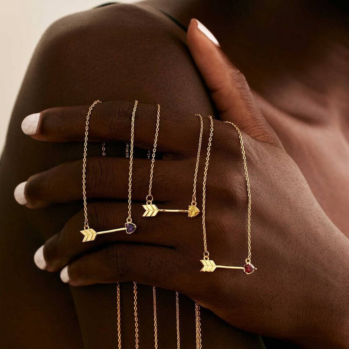 COLORFUL CREATIVE HEART PIERCING PENDANT NECKLACE_CWMM5342