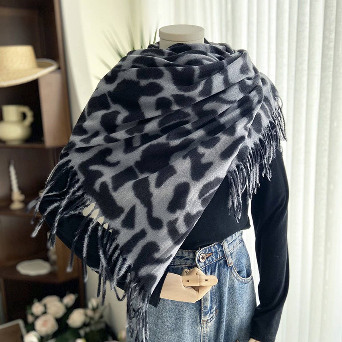 DOUBLE SIDED LEOPARD PRINT SCARF COZY WRAP_CWASC1465