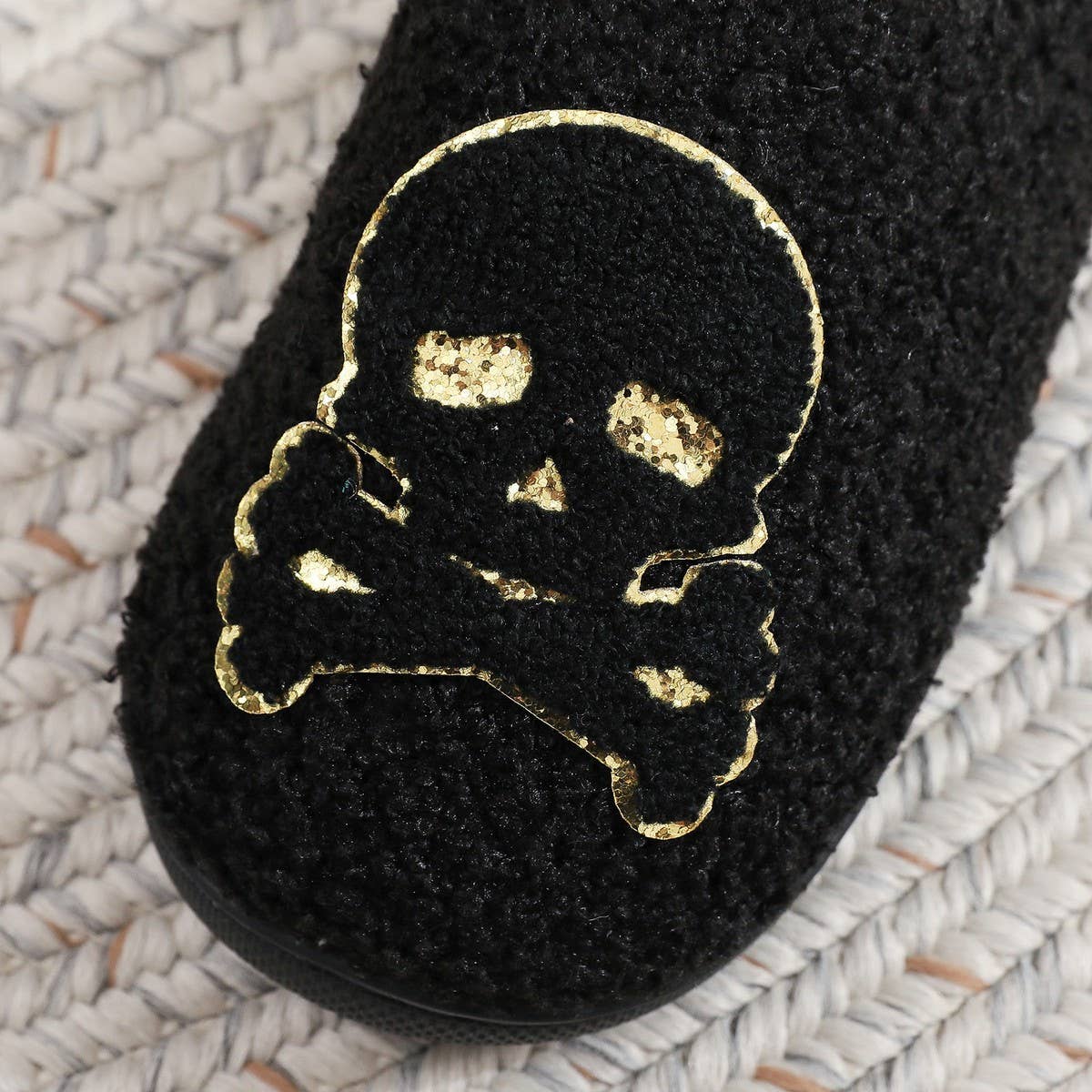 GLITTER EMBROIDERED SKULL COTTON SLIPPERS_CWSHF00219