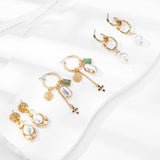 FASHIONABLE PEARL GOLD RIMMED ZINC ALLOY EARRINGS_CWAJE2814