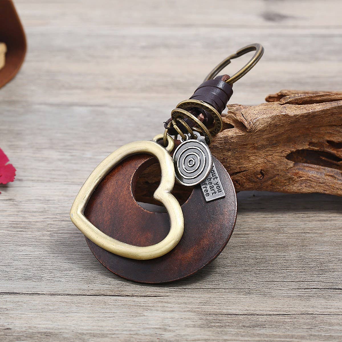 NEW RETRO STYLE LOG HEART PENDANT KEYCHAIN_CWMM4774