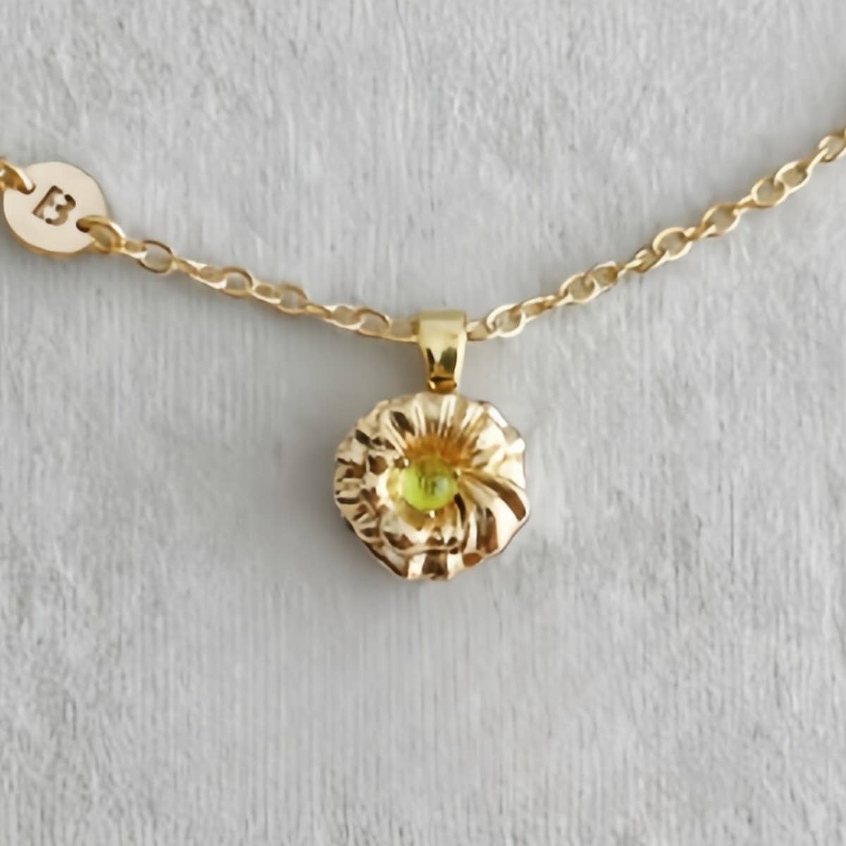 DECEMBER FLOWER ROTATING FLOWER LUCKY NECKLACE_CWMM3886