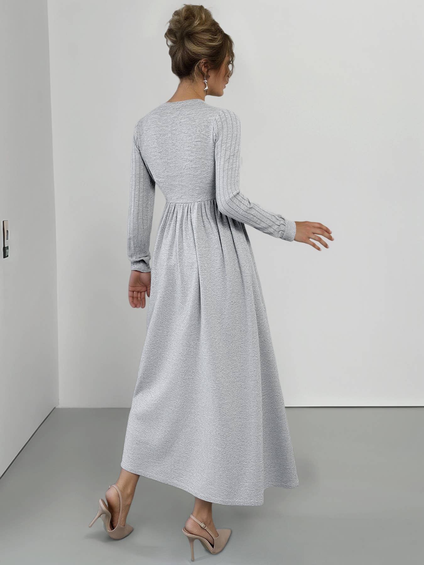 Solid-Color Brushed V-Neck Long-Sleeved Dress