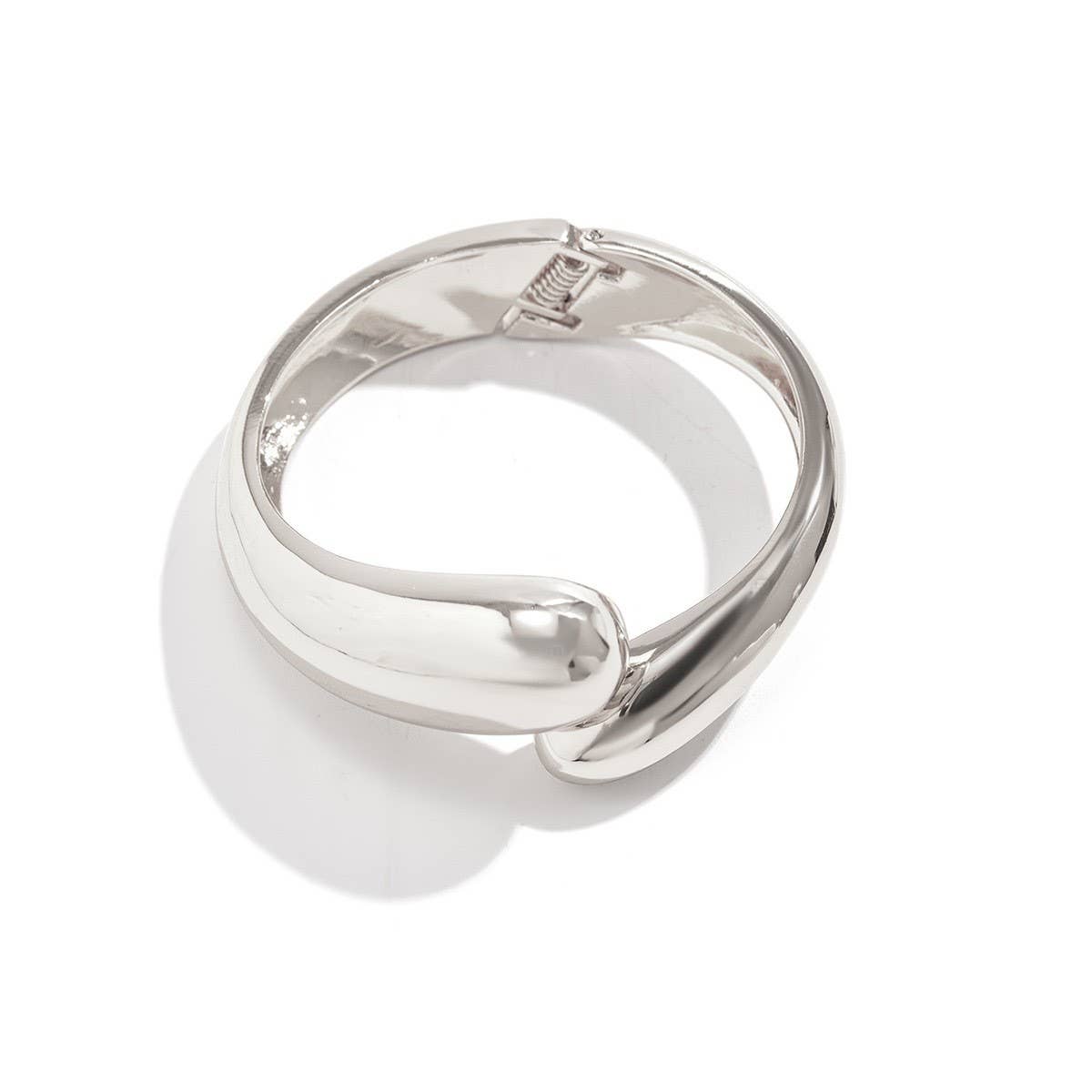 DESIGN METAL GLOSSY WATER DROP HUG BRACELET_CWMM3086