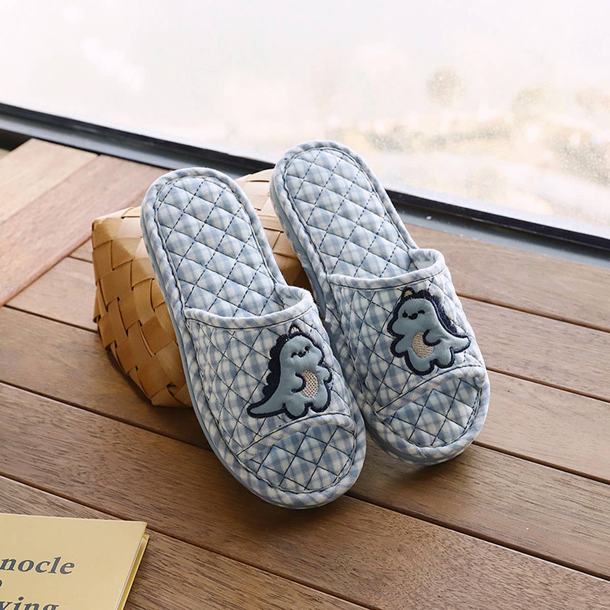 THICK COTTON COUPLE SLIPPERS WITH NON SLIP SOLE_CWSHF0182