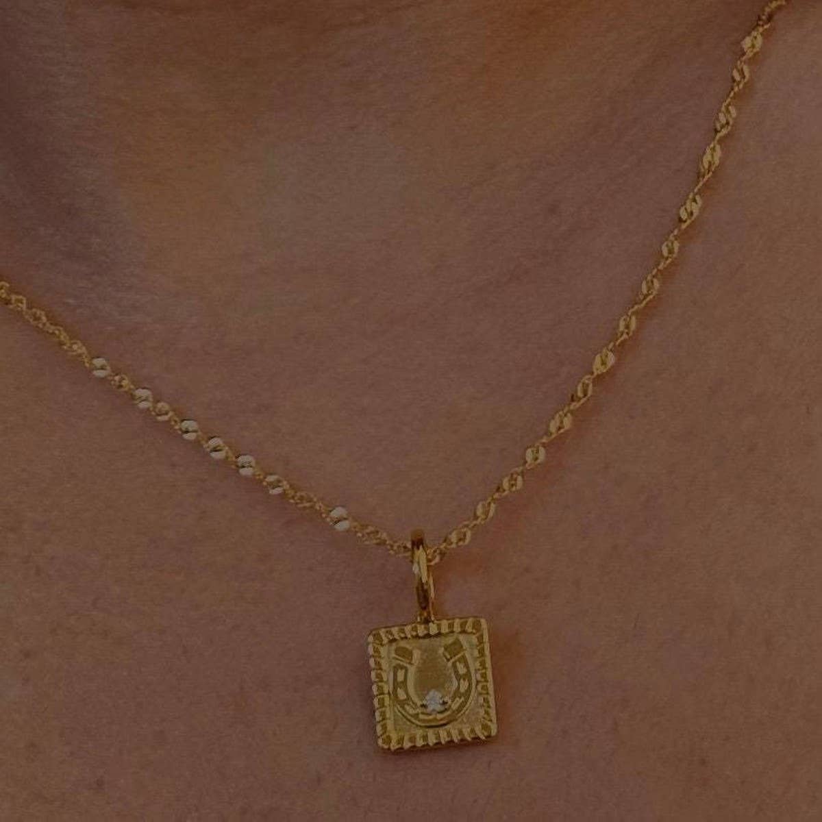 STAINLESS STEEL U SHAPED NECKLACE WITH ZIRCONIUM_CWMM5600