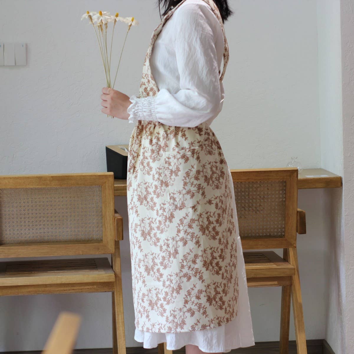 SIMPLE AND ELEGANT CORDUROY MATERIAL THICK APRON_CWMM5830