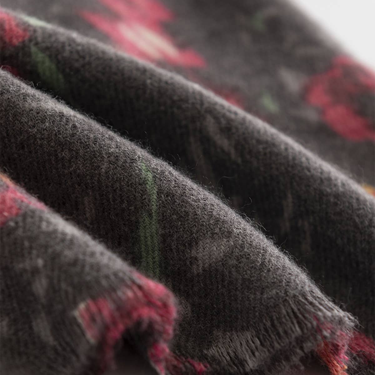 Women Retro Warm Rose Print Scarf