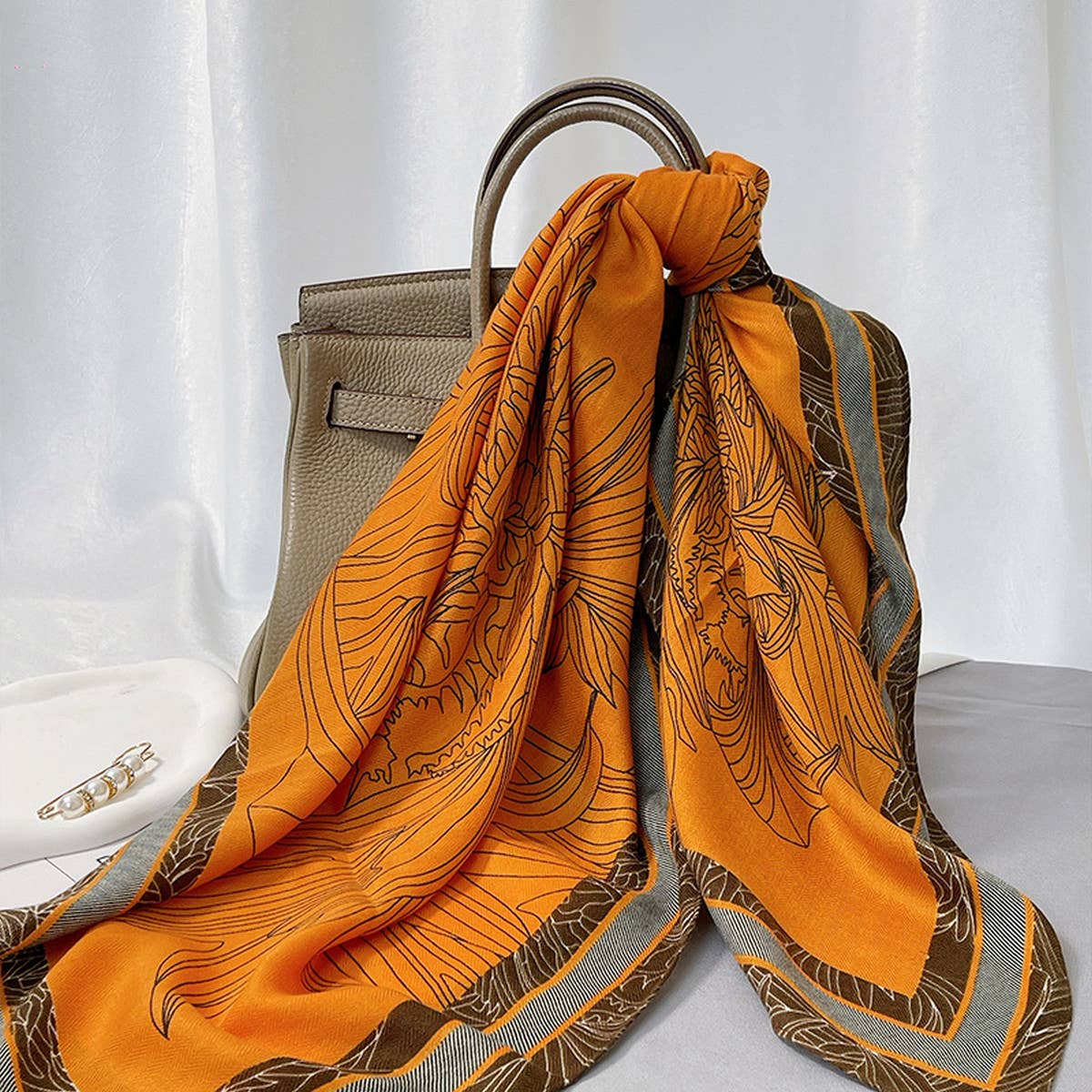 Velvet Wool Scarf With Artistic Print For Fall_Cwasc0893