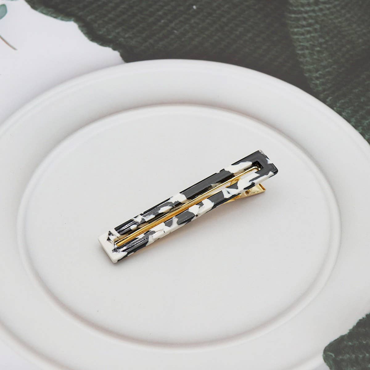 ACETATE HOLLOW SQUARE HAIR CLIP DUCKBILL BANG PIN_CWAHA2624