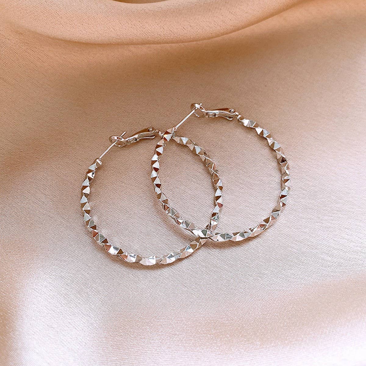 IRREGULAR ROUND PERSONALITY FASHION EARRINGS_CWAJE2352