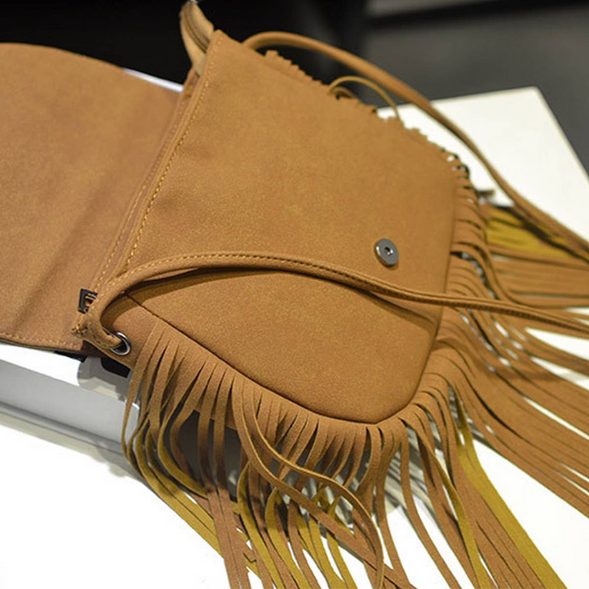 Cwab4566_Flap Woven Half Circle Tassel Shoulder Bag