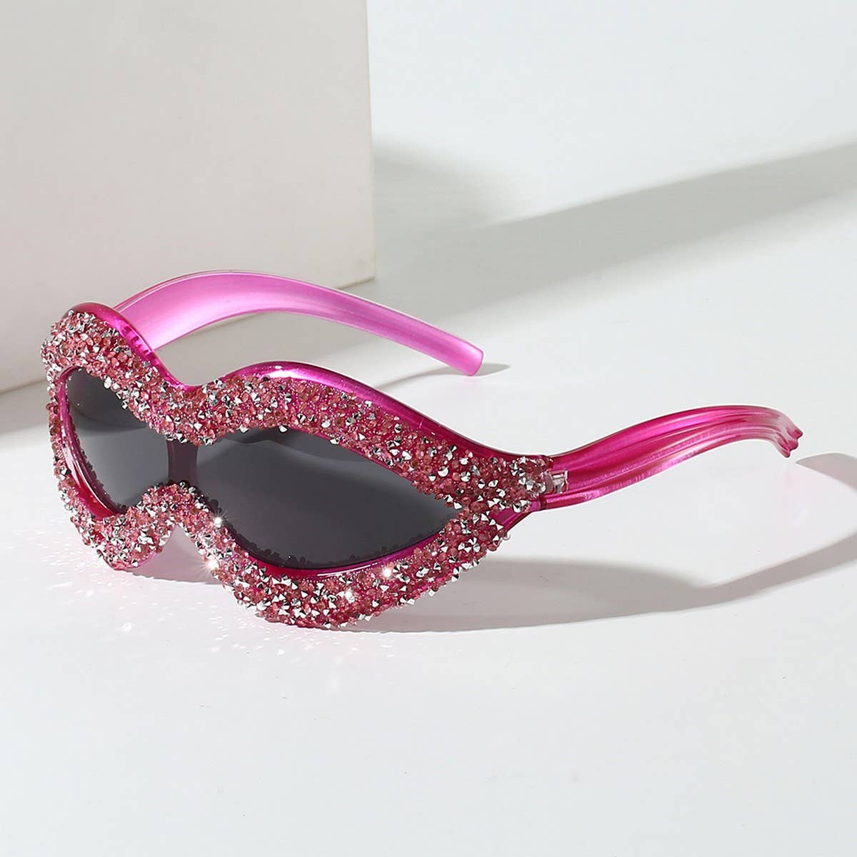 ALIEN ONE PIECE SEXY LIPS WITH DIAMOND SUNGLASSES_CWASG0838