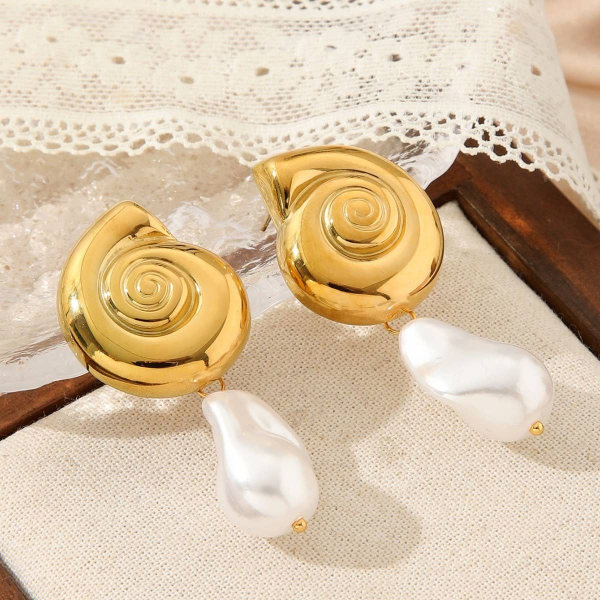 Wrapped Geometric Titanium Earrings_Cwmm3604