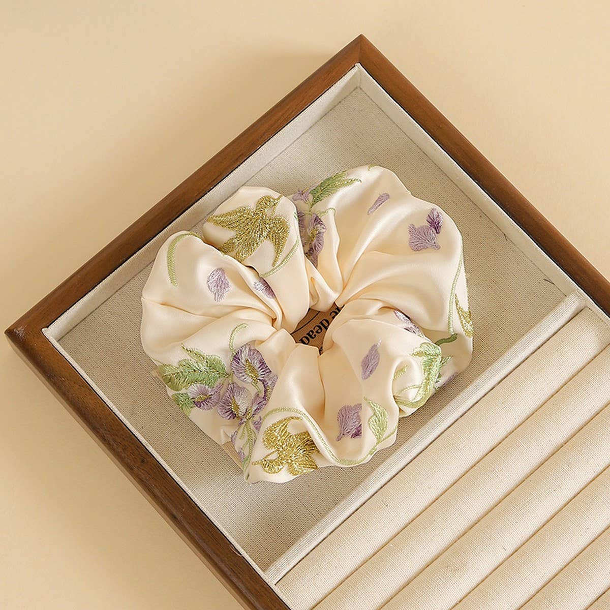 Wisteria Embroidered Hair Tie For Hanfu Qipao