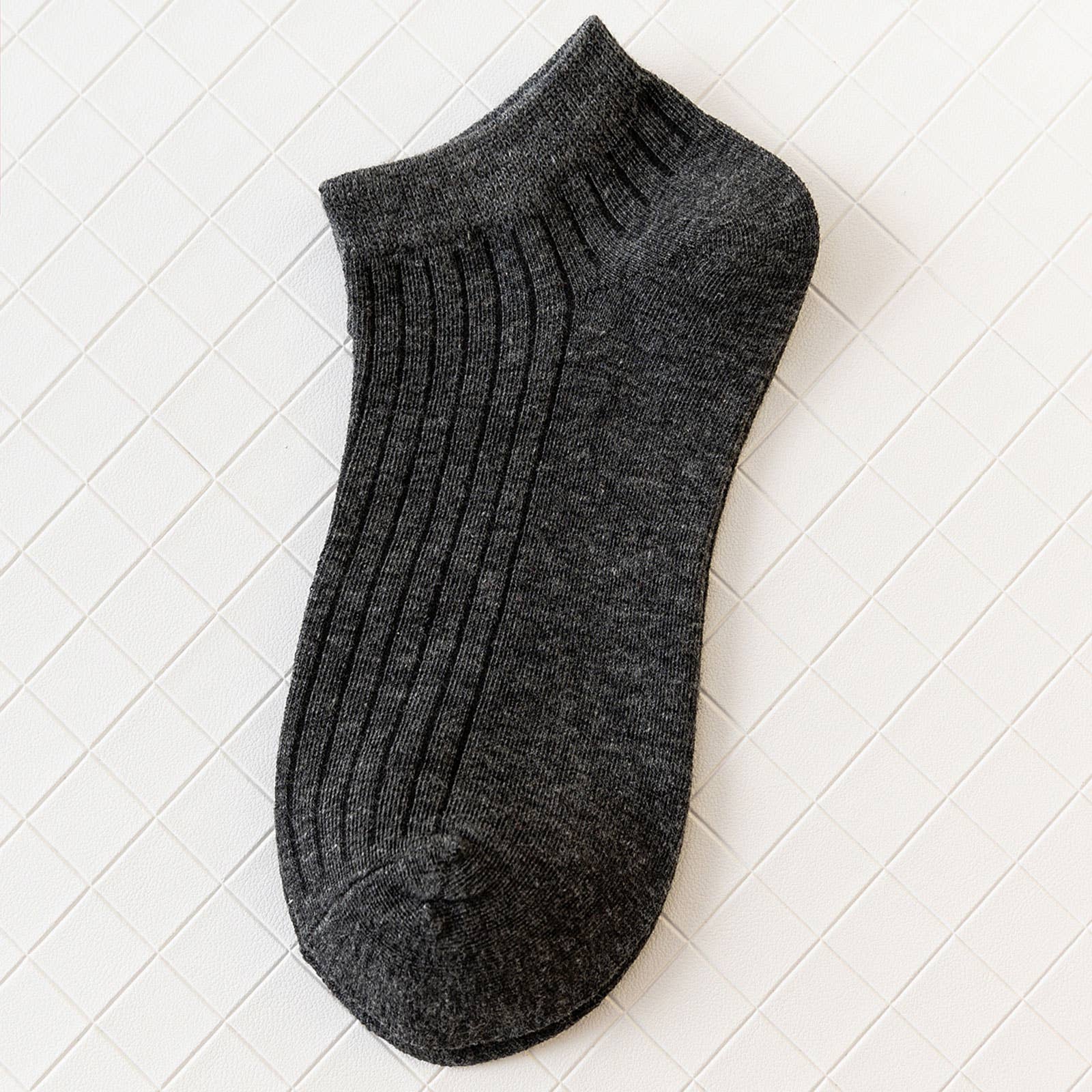SOLID VERTICAL STRIPES BREATHABLE ANKLE SOCKS_CWMS032
