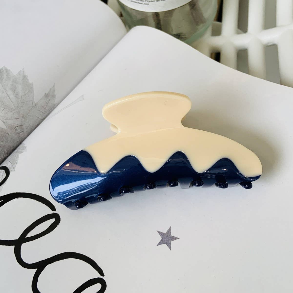 New Color Matching Acrylic Wave Hairpin, Medium