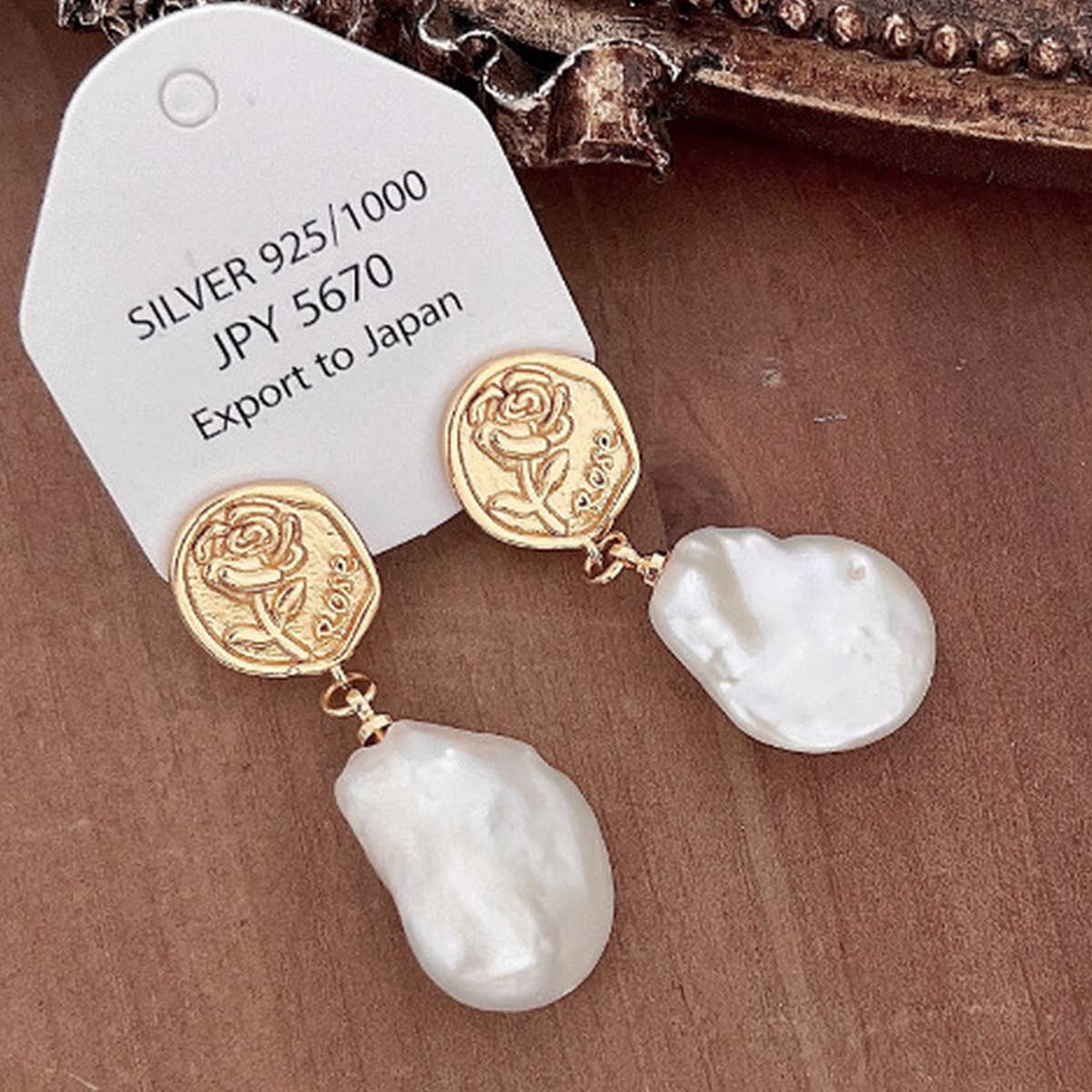 FRESHWATER PEARL GEOMETRIC ROSE EARRINGS_CWAJE2034