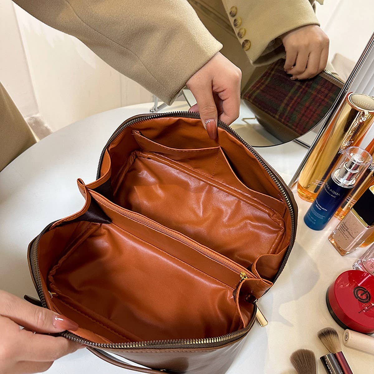 NEW RETRO PLAID HAND HELD FLAT PU COSMETIC BAG_CWAB4386