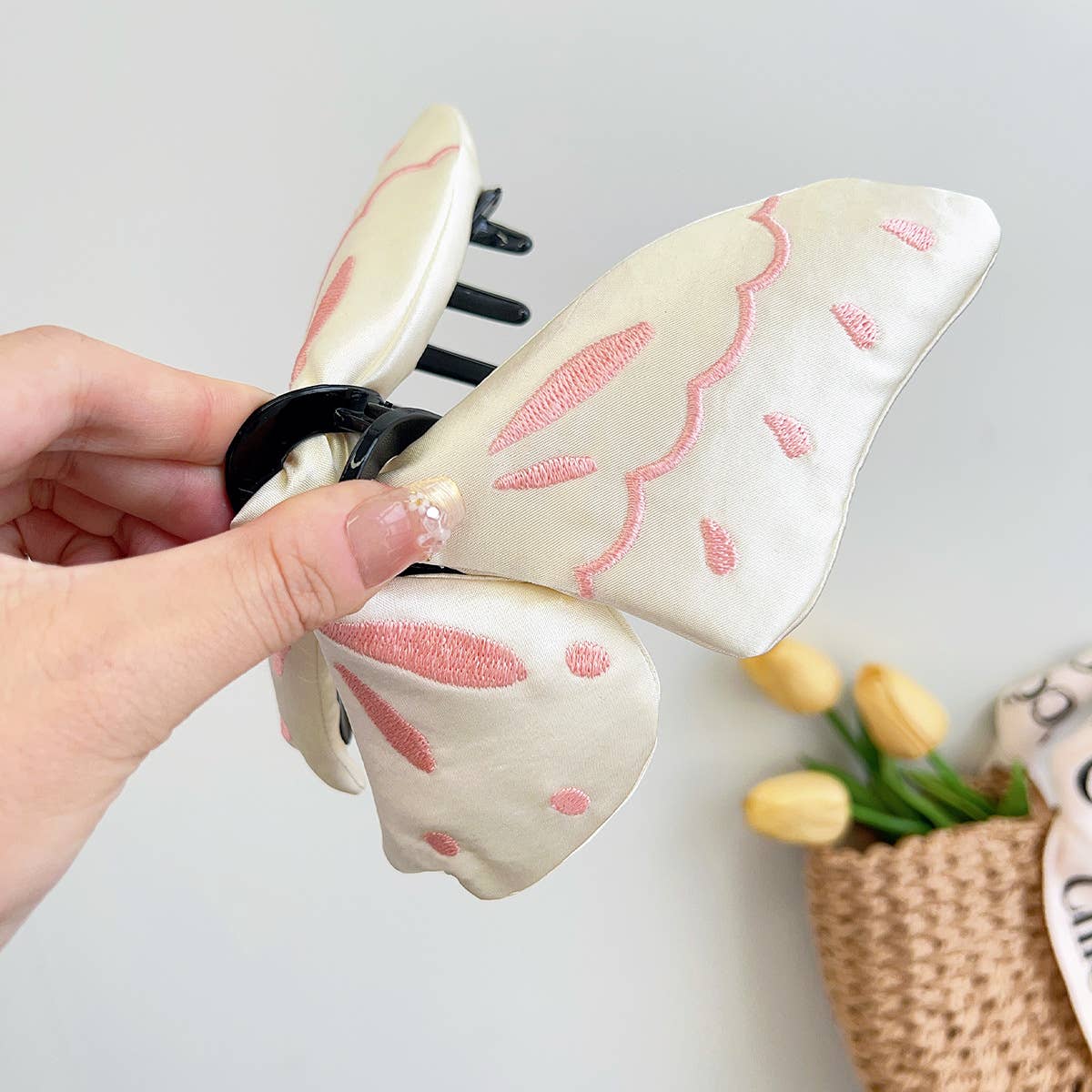 Sweet Butterfly Hair Claw Clip Fashion Accessory_Cwaha07372