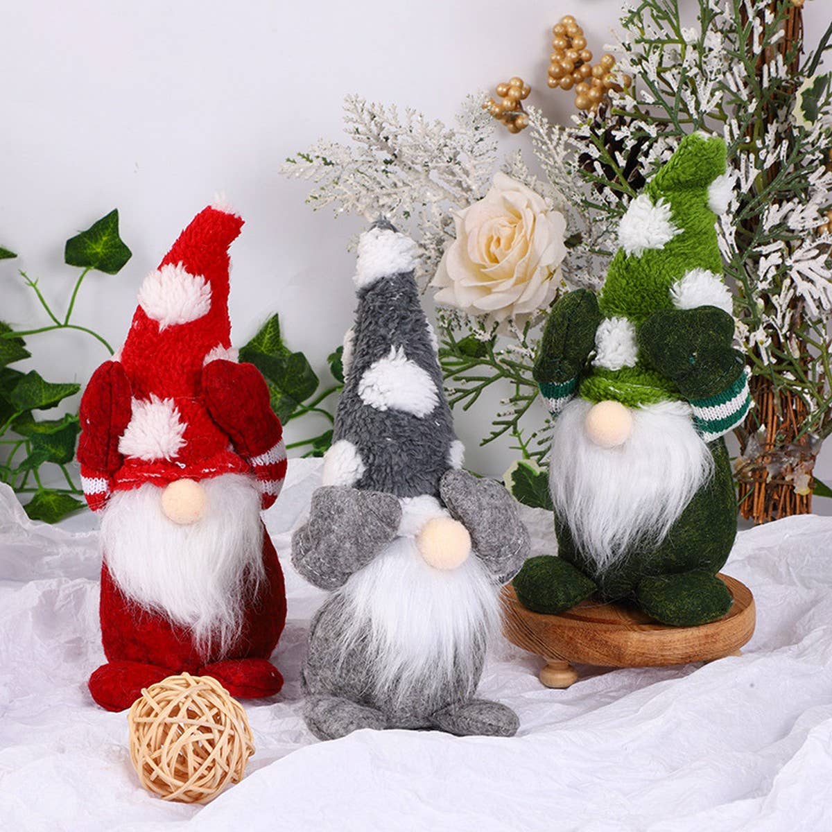 CHRISTMAS DECORATIONS SNOWFLAKE HAT FIGURINE_CWMM2853