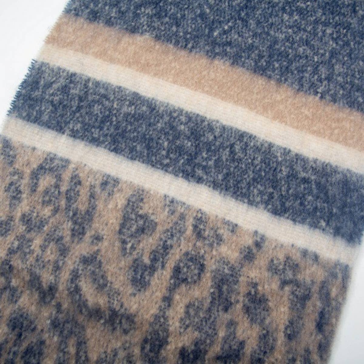 LEOPARD JACQUARD SCARF UNISEX WINTER KNIT WRAP_CWASC0860