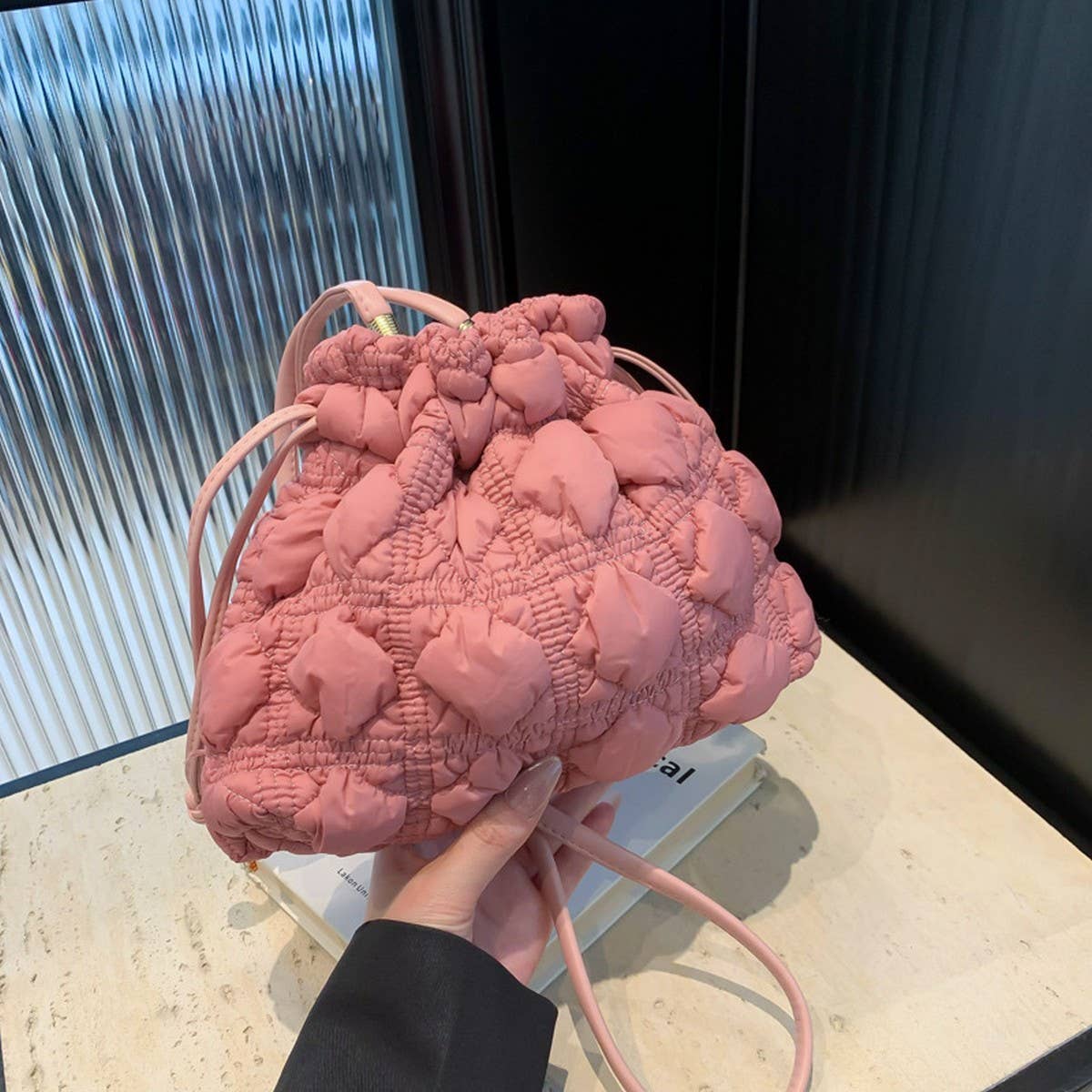 QUILTED CLOUD BUCKET BAG NYLON DRAWSTRING HANDBAG_CUAB00485