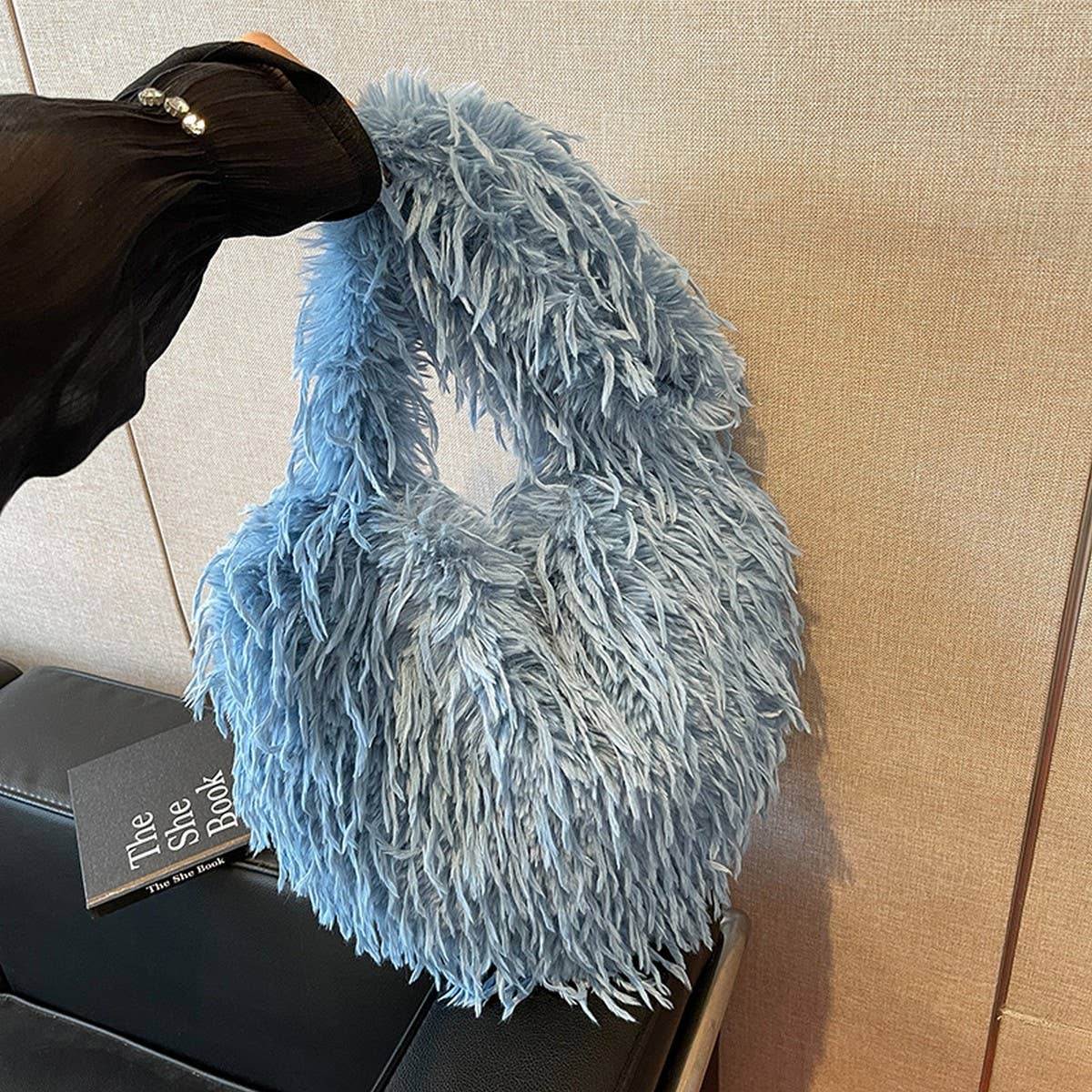 Winter Crossbody Oneshoulder Feather Heart Plushbag_Cwab4006