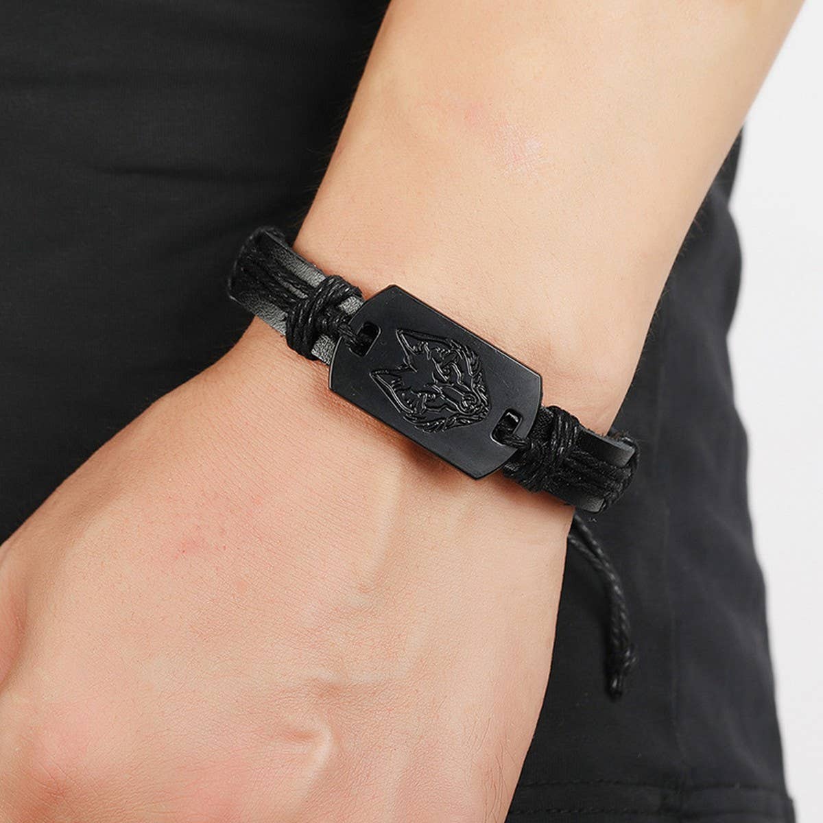 PERSONALIZED BLACK WOLF HEAD LEATHER BRACELET_CWMM4465
