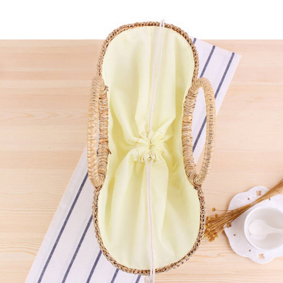 PORTABLE SEMI CIRCLE WOOL BALL WOVEN BAG_CWAB2117