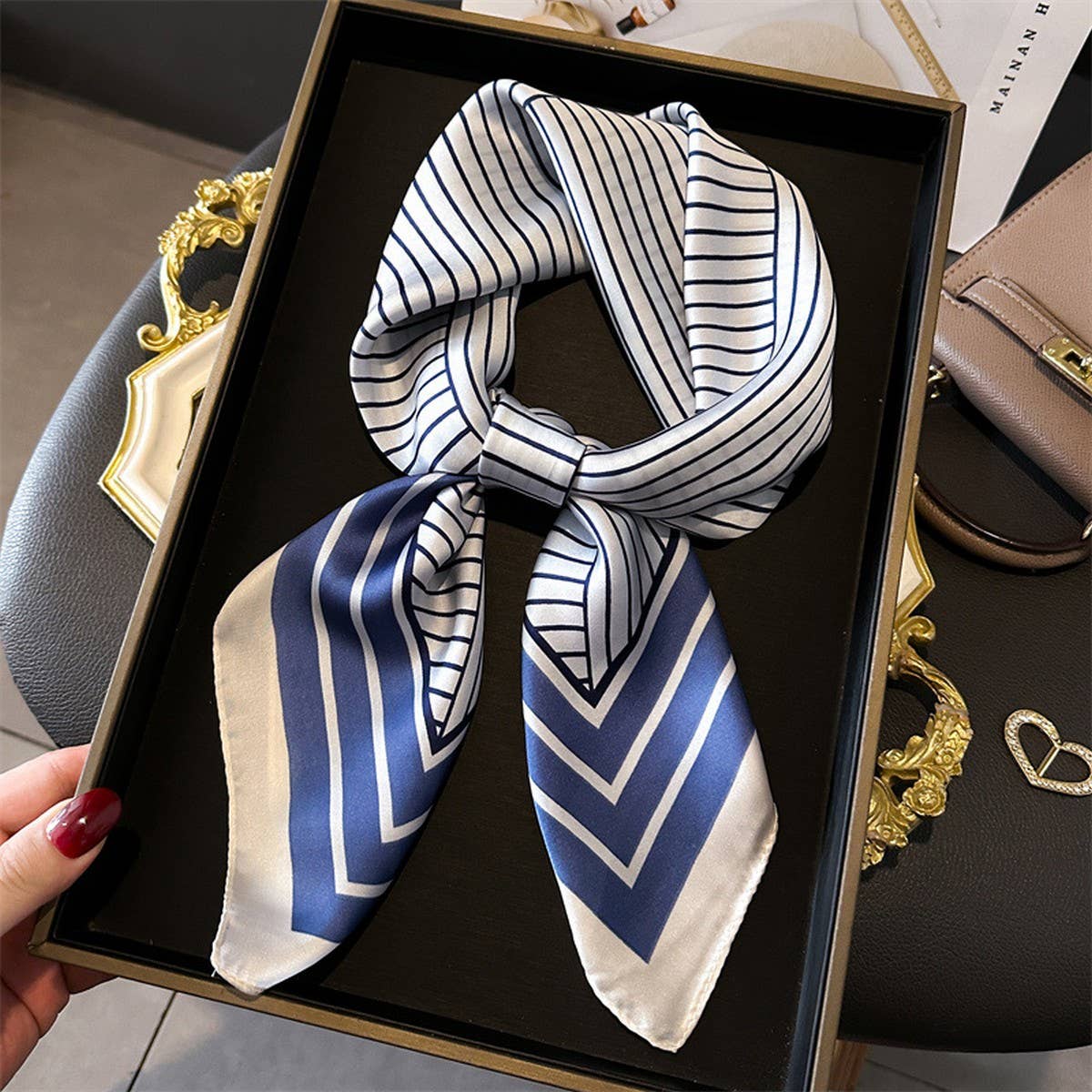 Printed Satin Square ScarfTHICK & Casual Wrap_Cwasc1432