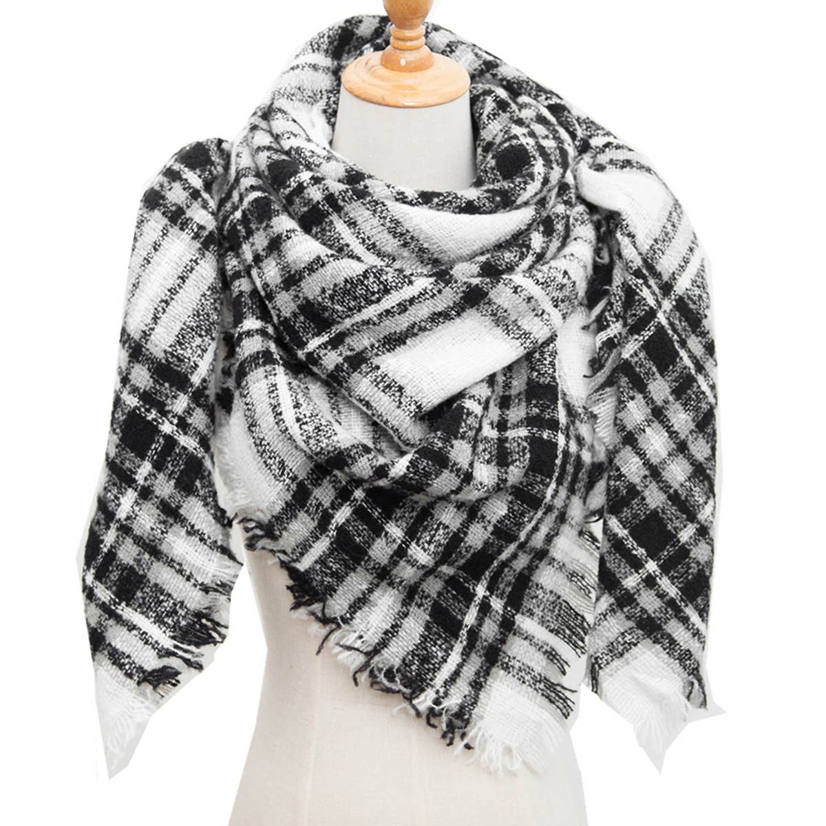 NEW LARGE PLAID TRIANGLE SCARF SPRING TO WINTER_CWASC0108