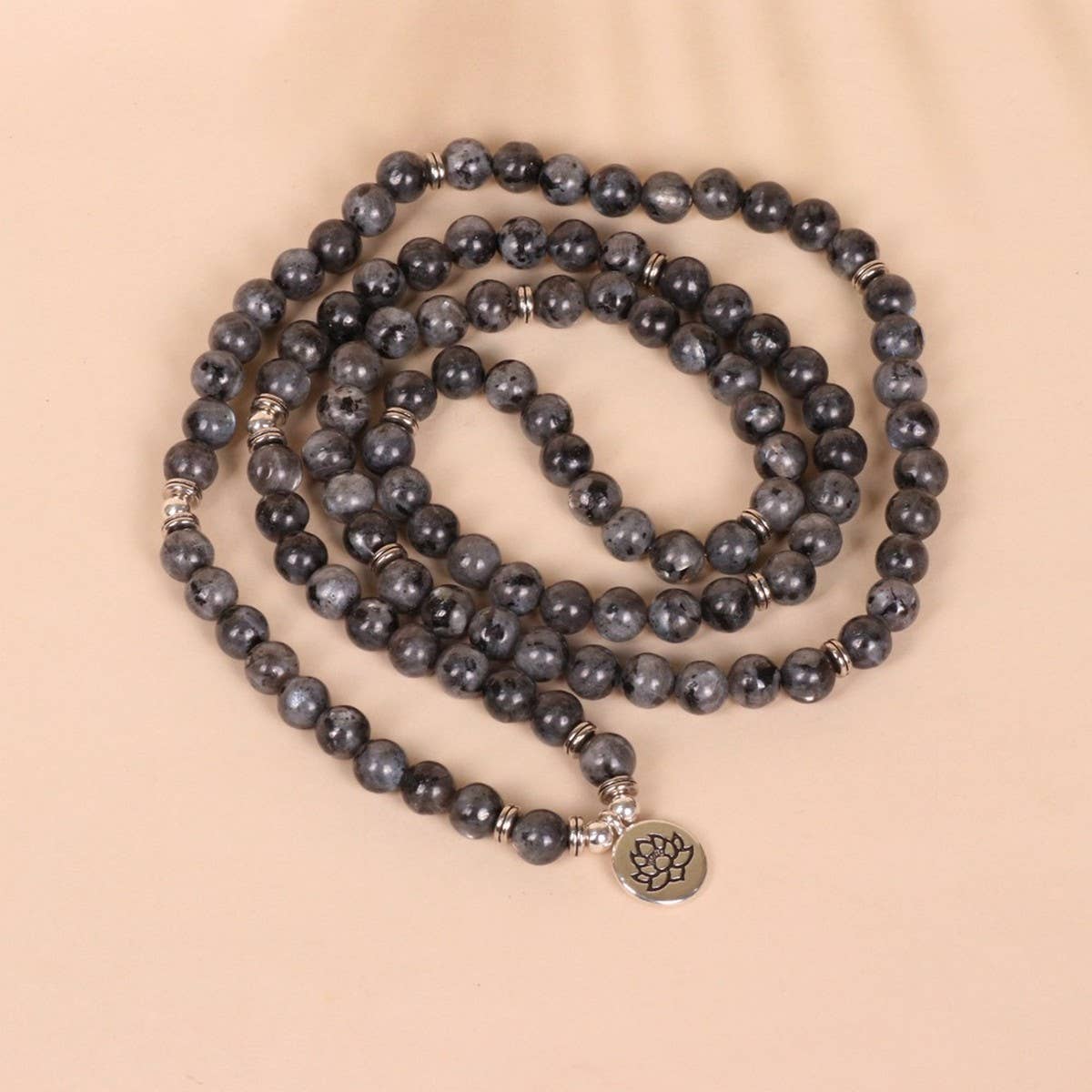 LOTUS PENDANT 108 BLACK GLITTER BEADED BRACELET_CWAJE3930