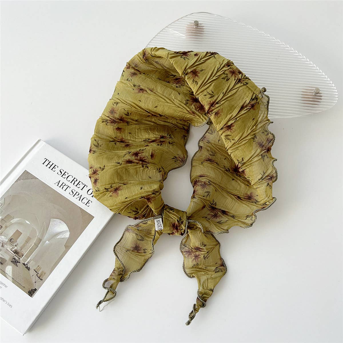 PLEATED EMBOSSED TRIANGLE SCARF CHIC NECK WRAP_CWASC0853