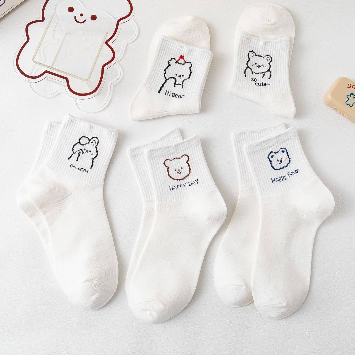 FRESH COLLEGE STYLE BEAR WHITE MID TUBE SOCKS_CWMS1405