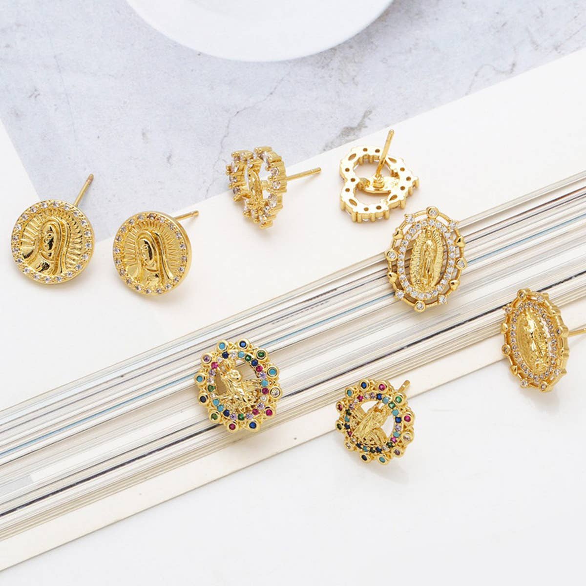 RETRO VIRGIN MARY EARRINGS_CWAJE0975