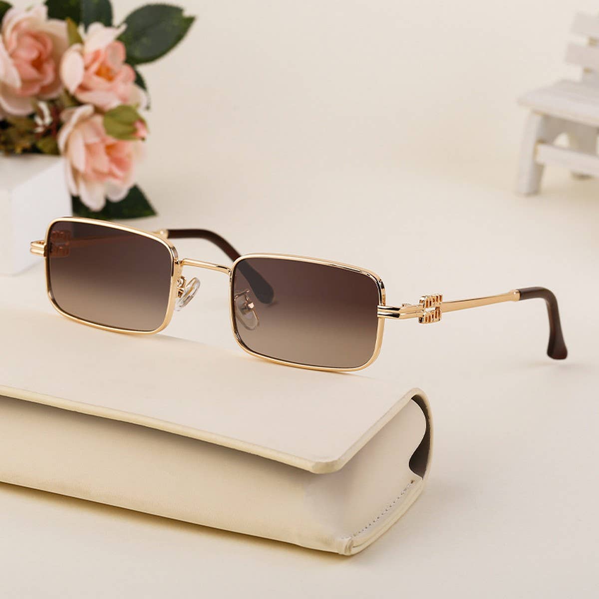 FASHIONABLE SMALL SQUARE FRAME SUNGLASSES_CWASG0745