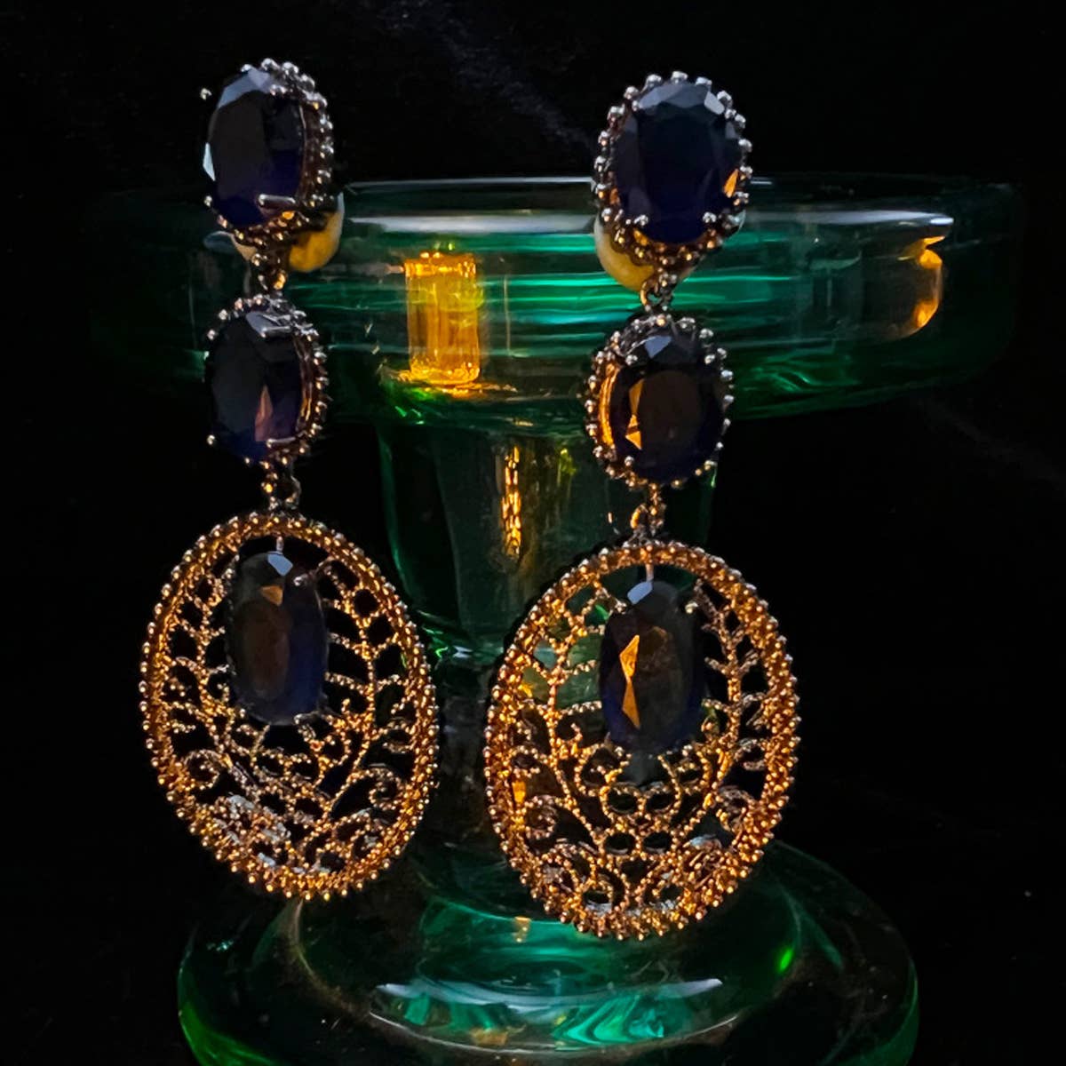 HOLLOW DARK BLUE CZECH DIAMOND EARRINGS_CWAJE1115