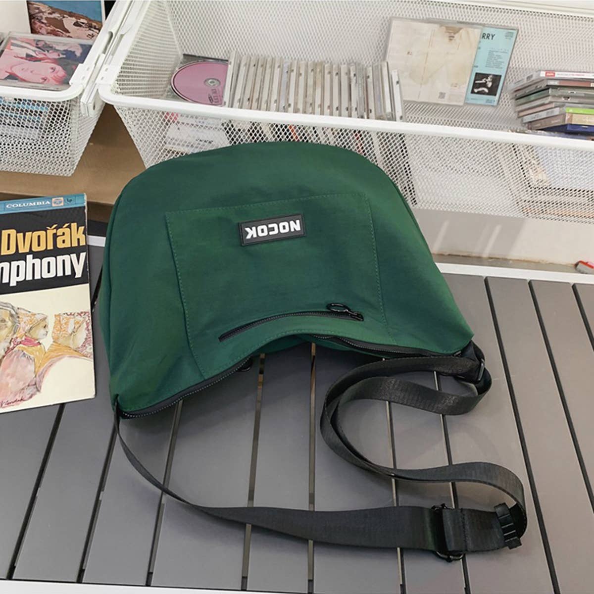 Simple Solid Color Casual Letter Crossbody Bag_Cwab1768