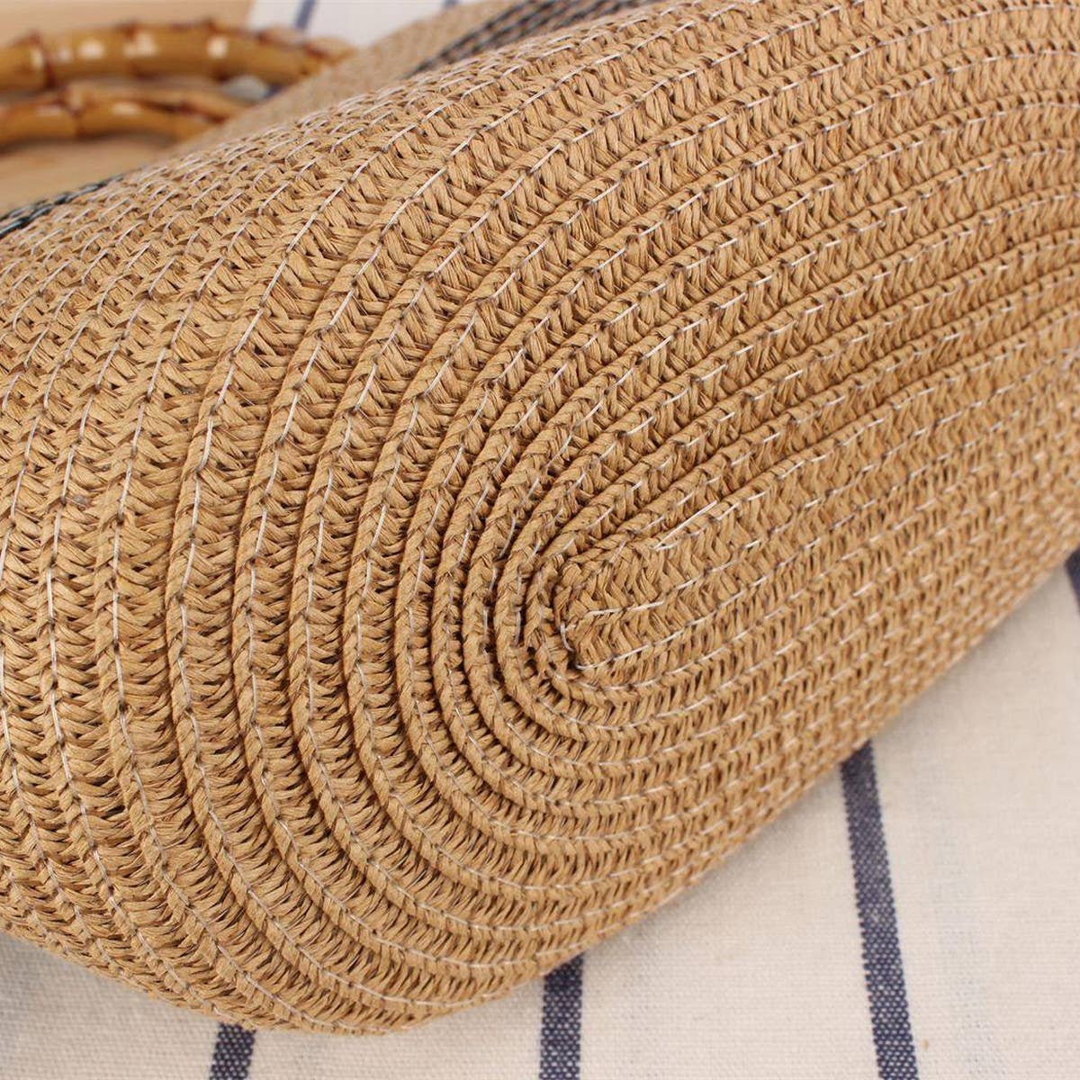 CONTRAST COLOR STRIPED HAND WOVEN BAG_CWAB2092