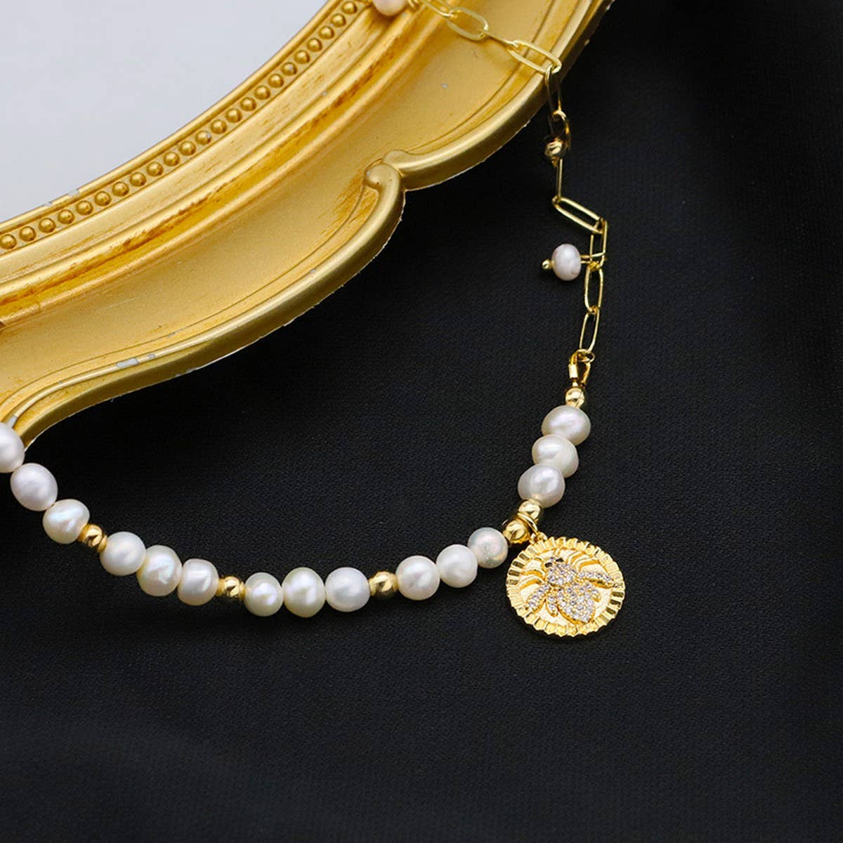 NEW RETRO NICHE PEARL PENDANT NECKLACE FOR WOMEN_CWAJE3843