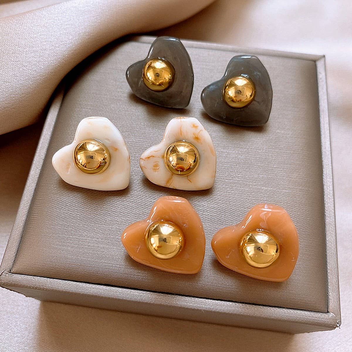 LOVE ROUND BEADS ELEGANT AND FASHIONABLE EARRINGS_CWAJE2360