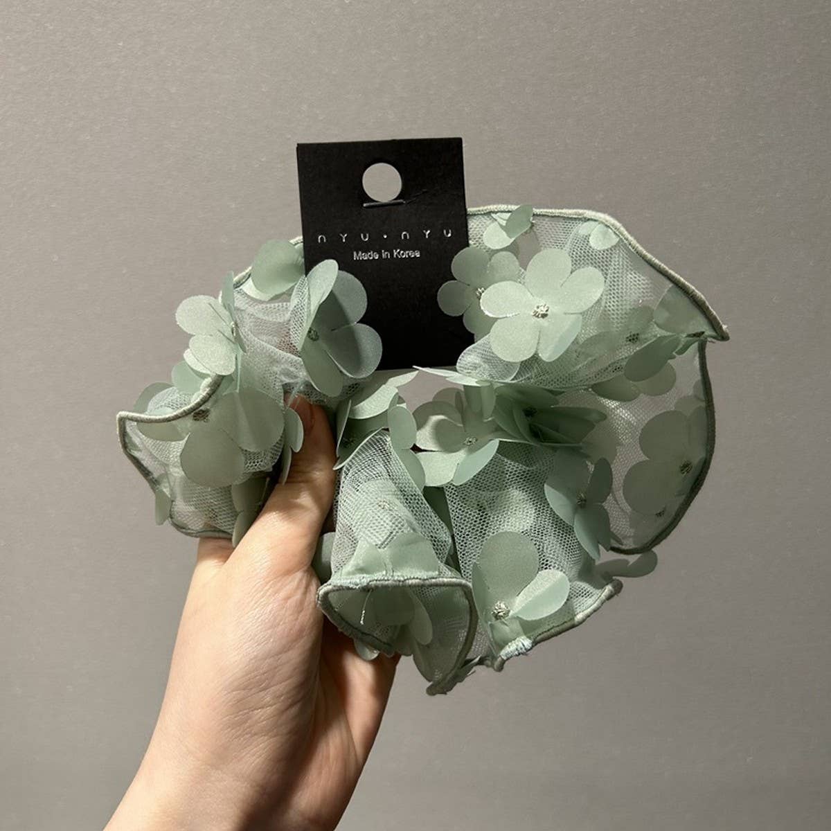 ELEGANT FLOWER HAIR SCRUNCHIES_CWAHA1730