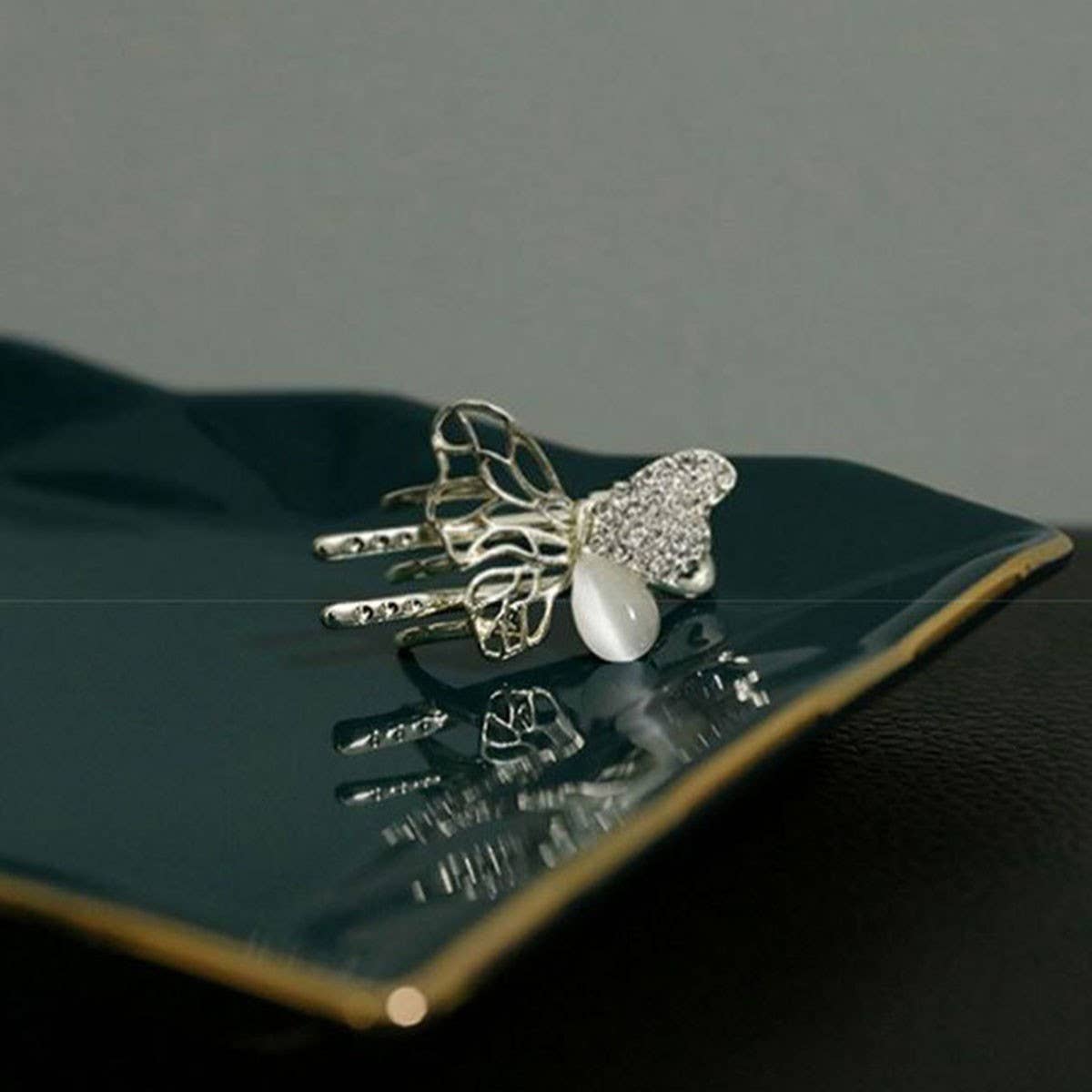 DELICATE BUTTERFLY HAIR CLAW SMALL SIDE BANG CLIP_CWAHA4667